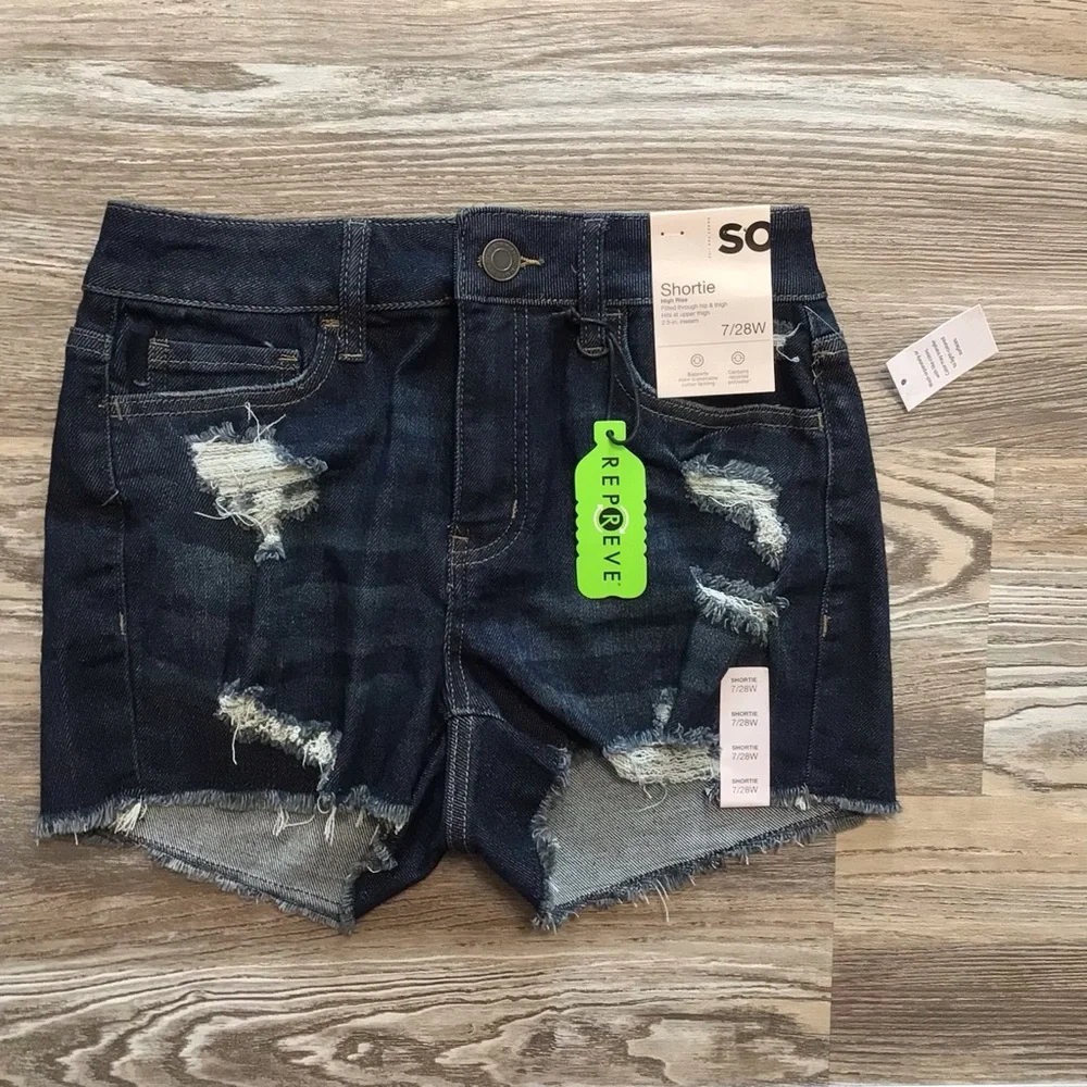 SO High Rise Shortie Dark Destructed Raw Hem 7/28 NWT